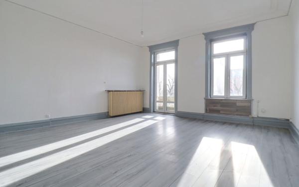 Immeuble à vendre    12 pièces •  Morhange