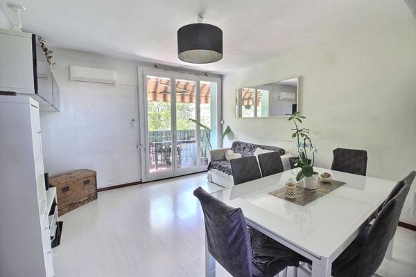 Marignane, Appartement 4 pieces 67.5 m2 + balcon et cave privative
