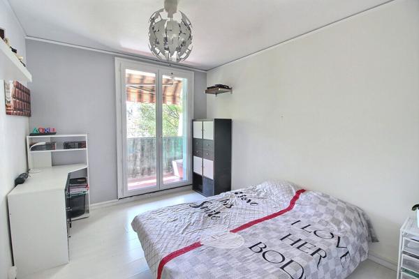 Marignane, Appartement 4 pieces 67.5 m2 + balcon et cave privative