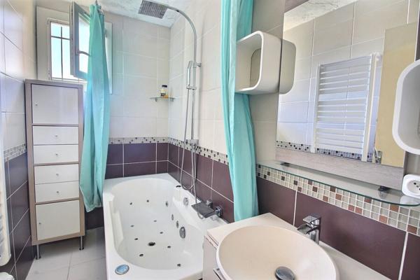 Marignane, Appartement 4 pieces 67.5 m2 + balcon et cave privative