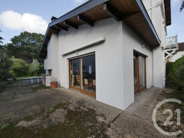 Maison à vendre  10 pièces - 275 m 2   DAX  - 40