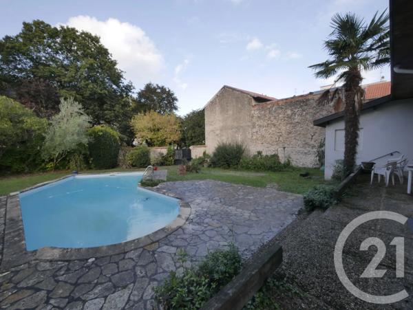 Maison à vendre  10 pièces - 275 m 2   DAX  - 40