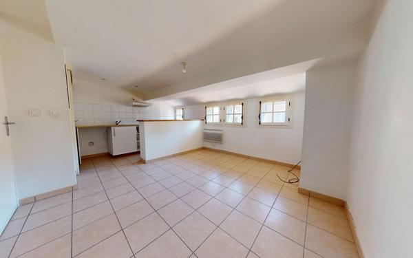 Appartement à vendre    2 pièces • 31,43 m2 Marseille 1