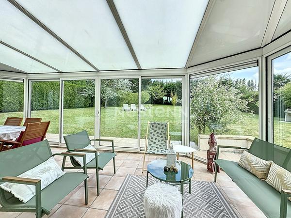 Maison spacieuse à vendre à Lamorlaye - 4 chambres, jardin de 1200 m²