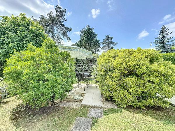 Maison spacieuse à vendre à Lamorlaye - 4 chambres, jardin de 1200 m²