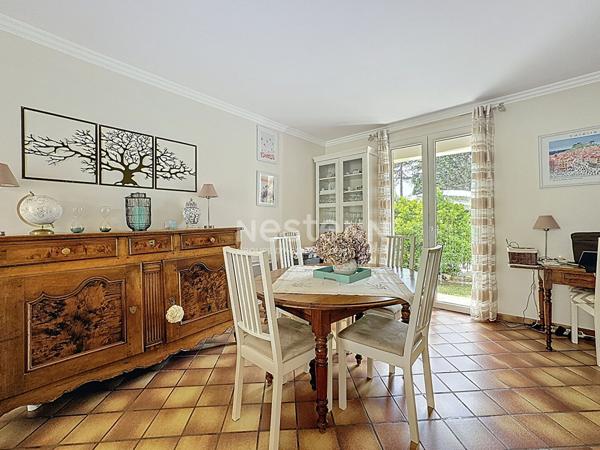 Maison spacieuse à vendre à Lamorlaye - 4 chambres, jardin de 1200 m²