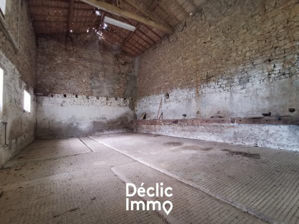 Vente grange Azay le brule, 120m² 3984m² 2 pièces 100 000€