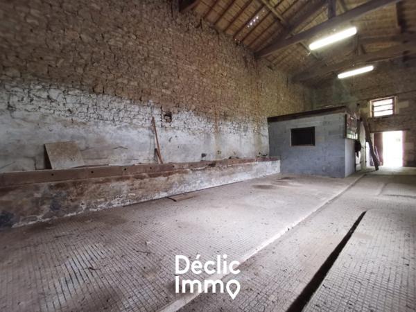 Vente grange Azay le brule, 120m² 3984m² 2 pièces 100 000€