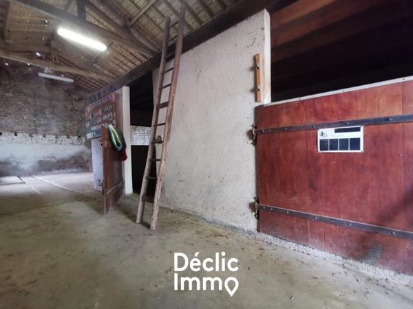 Vente grange Azay le brule, 120m² 3984m² 2 pièces 100 000€