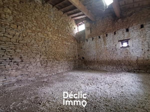 Vente grange Azay le brule, 120m² 3984m² 2 pièces 100 000€