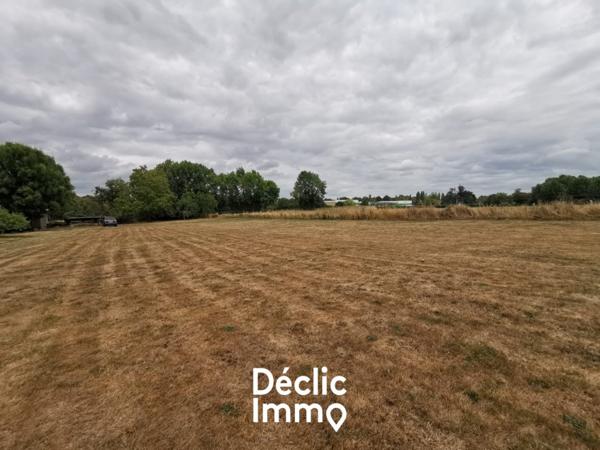 Vente grange Azay le brule, 120m² 3984m² 2 pièces 100 000€