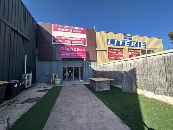 La Seyne-sur-Mer (83500) Local commercial avec grand parking situation premier ordre