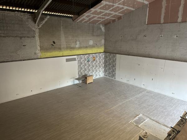 La Seyne-sur-Mer (83500) Local commercial avec grand parking situation premier ordre