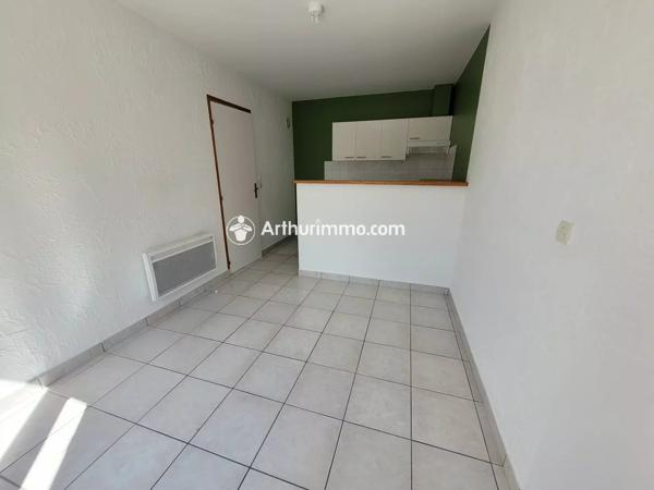 Location                                                      Maison
                        
                     4 pièces                      87 m2                     à Courcelles