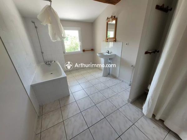 Location                                                      Maison
                        
                     4 pièces                      87 m2                     à Courcelles