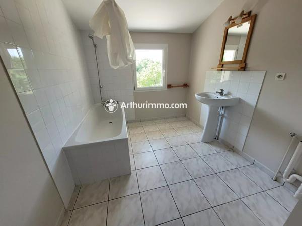 Location                                                      Maison
                        
                     4 pièces                      87 m2                     à Courcelles