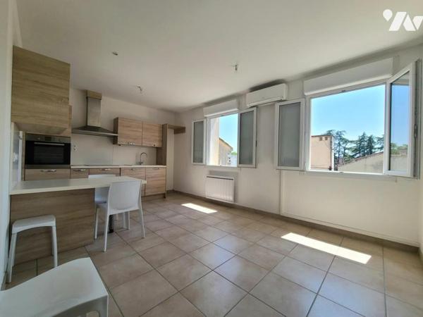 Bourg-Saint-Andéol, Appartement Duplex avec Terrasse.