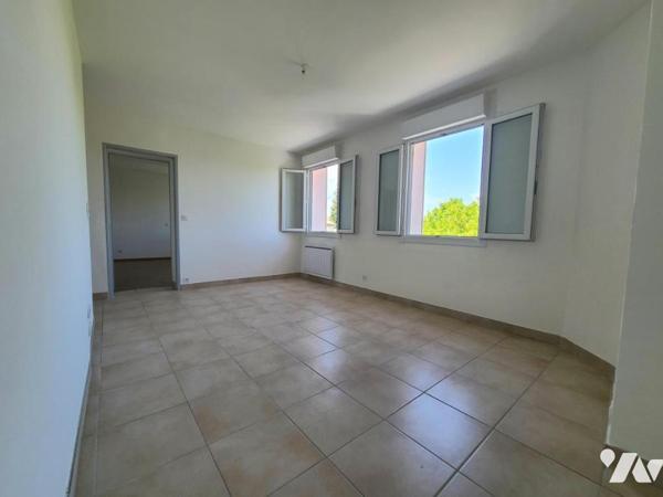 Bourg-Saint-Andéol, Appartement Duplex avec Terrasse.