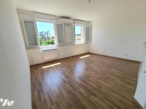 Bourg-Saint-Andéol, Appartement Duplex avec Terrasse.