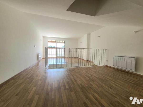 Bourg-Saint-Andéol, Appartement Duplex avec Terrasse.