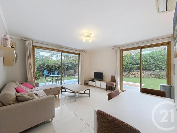 Appartement T3 à vendre  3 pièces - 72,60 m 2   BORMES LES MIMOSAS  - 83