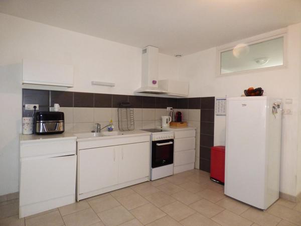 2 logements loués et grange libre de location