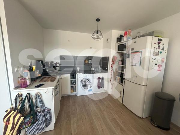 Location 3 Pieces 61 80000 Amiens 25 1564 01 0064