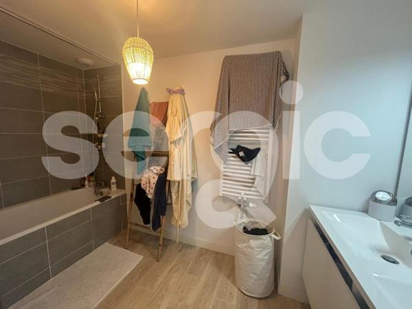 Location 3 Pieces 61 80000 Amiens 25 1564 01 0064