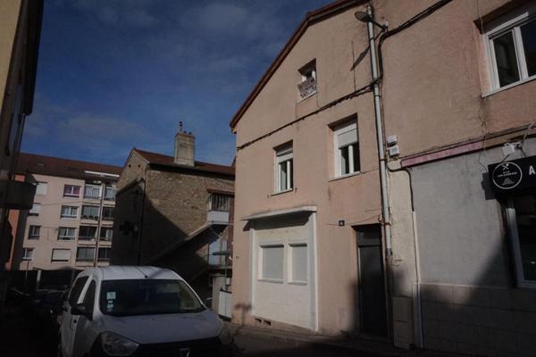 FIRMINY CENTRE 42700 T3 53 m² 2 CHAMBRES