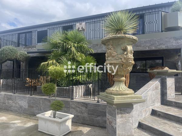 Maison 5 pièces - 550 m²