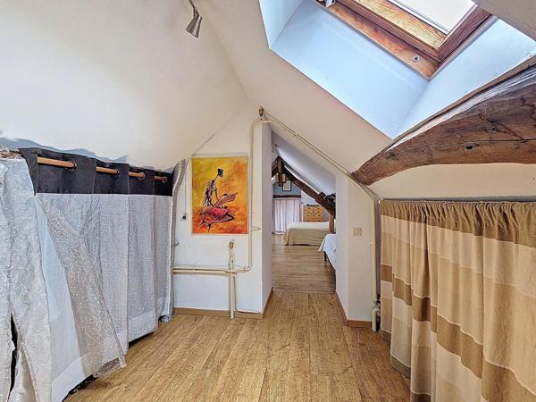 Maison 5 pièces144m² avec dépendances secteur Longueville