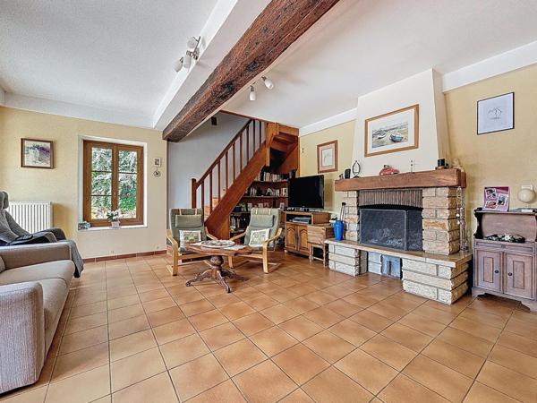 Maison 5 pièces144m² avec dépendances secteur Longueville