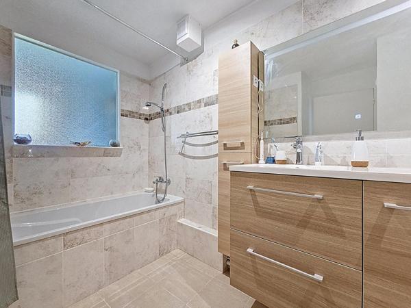 Maison 5 pièces144m² avec dépendances secteur Longueville