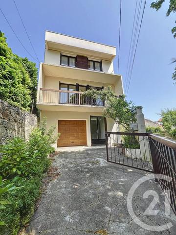 Maison à vendre  7 pièces - 146,40 m2 CHATEL GUYON - 63