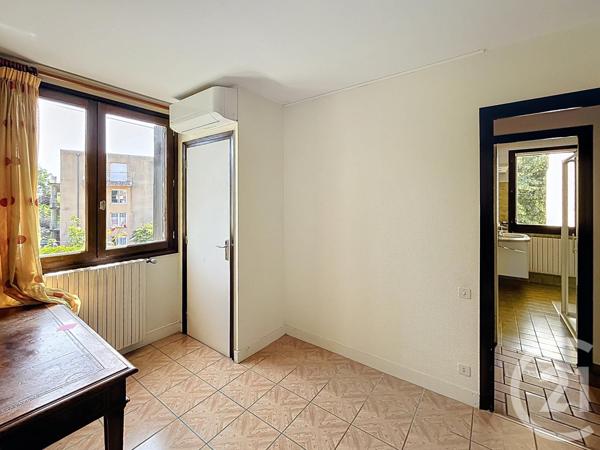 Maison à vendre  7 pièces - 146,40 m2 CHATEL GUYON - 63