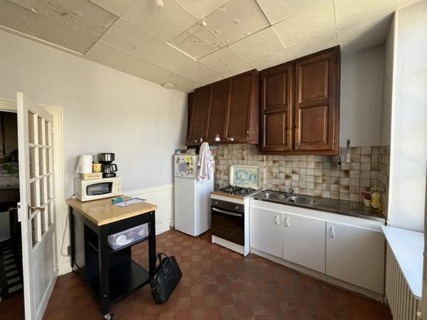 Maison à vendre 114 030 € Saint-Amand-Montrond 5 p 114 m² DPE E