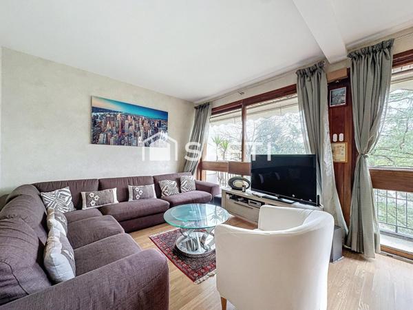 4P avec balcon, piscine et vue dégagée