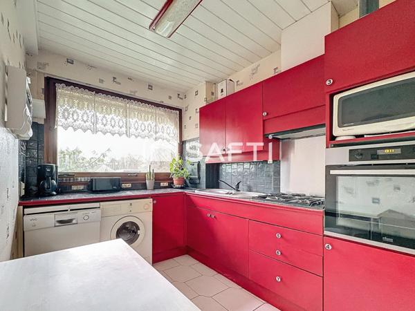 4P avec balcon, piscine et vue dégagée