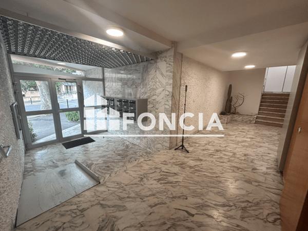 Location Studio 37 m² - 51 AVENUE DE LA LIBERATION Berre L'etang 13130