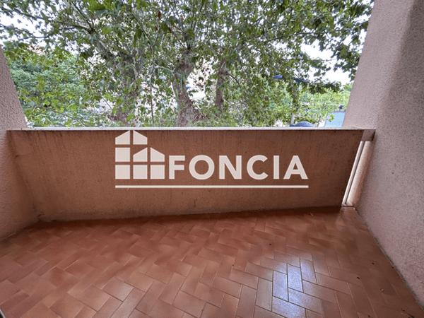 Location Studio 37 m² - 51 AVENUE DE LA LIBERATION Berre L'etang 13130