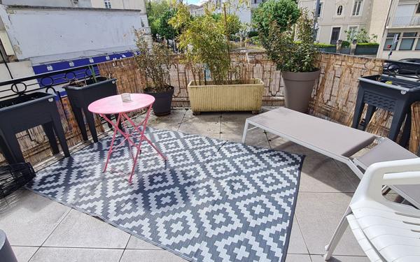 Immeuble à vendre    5 pièces •  Agen