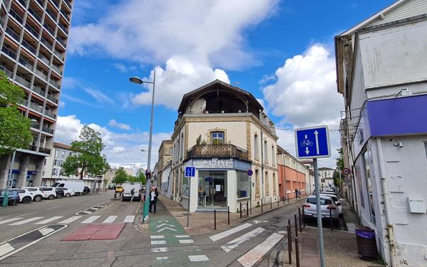 Immeuble à vendre    5 pièces •  Agen