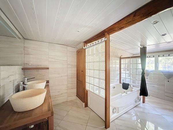 Saint Cyr sur Morin - Maison 3/4 chambres - garage et jardin de 449 m2