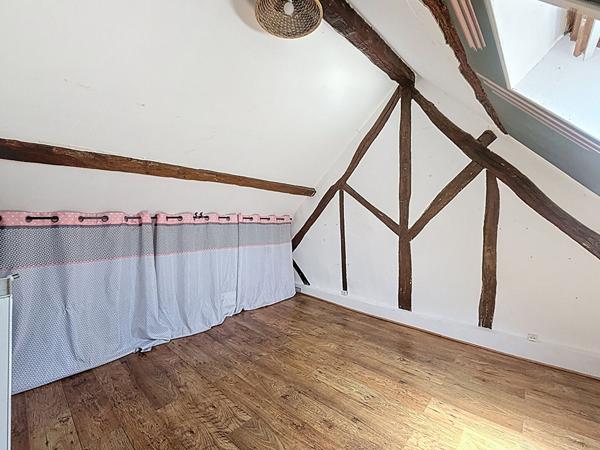 Saint Cyr sur Morin - Maison 3/4 chambres - garage et jardin de 449 m2