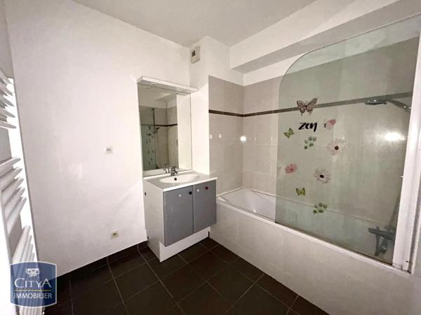 Appartement à louer 2 pièces 45.08m² Tours (37100)