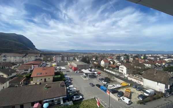 Appartement à louer    2 pièces • 68 m2 Annemasse