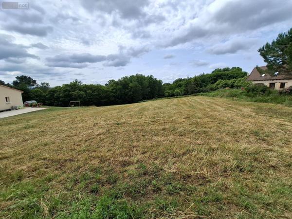 Terrain à Batir à vendre à Marcillac-Saint-Quentin en Dordogne (24200), ref : 18113/115