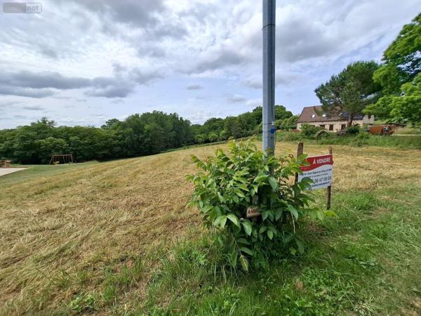 Terrain à Batir à vendre à Marcillac-Saint-Quentin en Dordogne (24200), ref : 18113/115