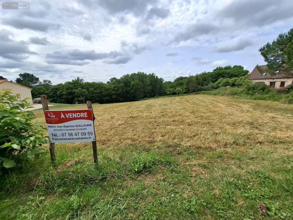 Terrain à Batir à vendre à Marcillac-Saint-Quentin en Dordogne (24200), ref : 18113/115