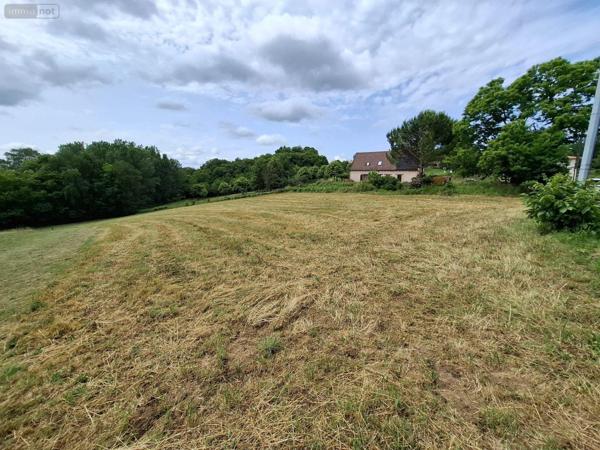 Terrain à Batir à vendre à Marcillac-Saint-Quentin en Dordogne (24200), ref : 18113/115